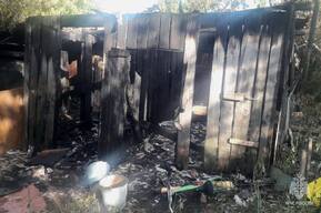 Трагедия в Орошаемом. Четырехлетний мальчик сгорел заживо в сарае во время игр со спичками, двое детей спаслись