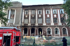 В Саратове горит школа героев, которая находится на реконструкции