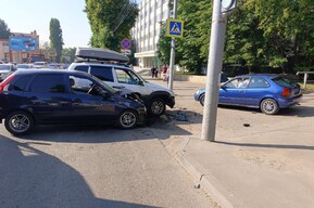 Пассажирка «Нивы» пострадала в тройном ДТП на Соколовой