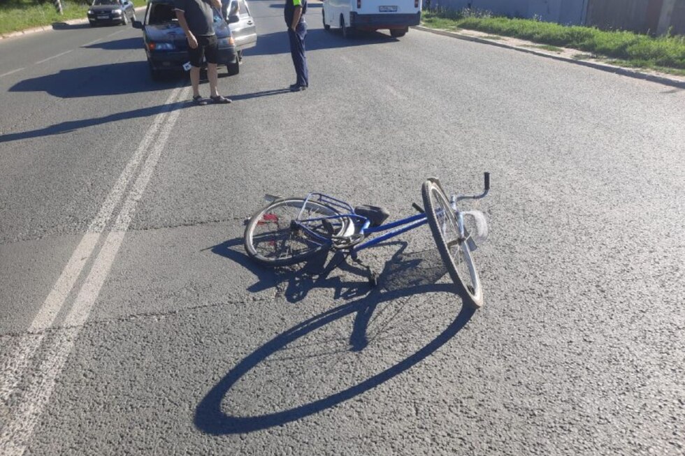 Пенсионер на велосипеде пострадал в столкновении с ВАЗом в Энгельсе