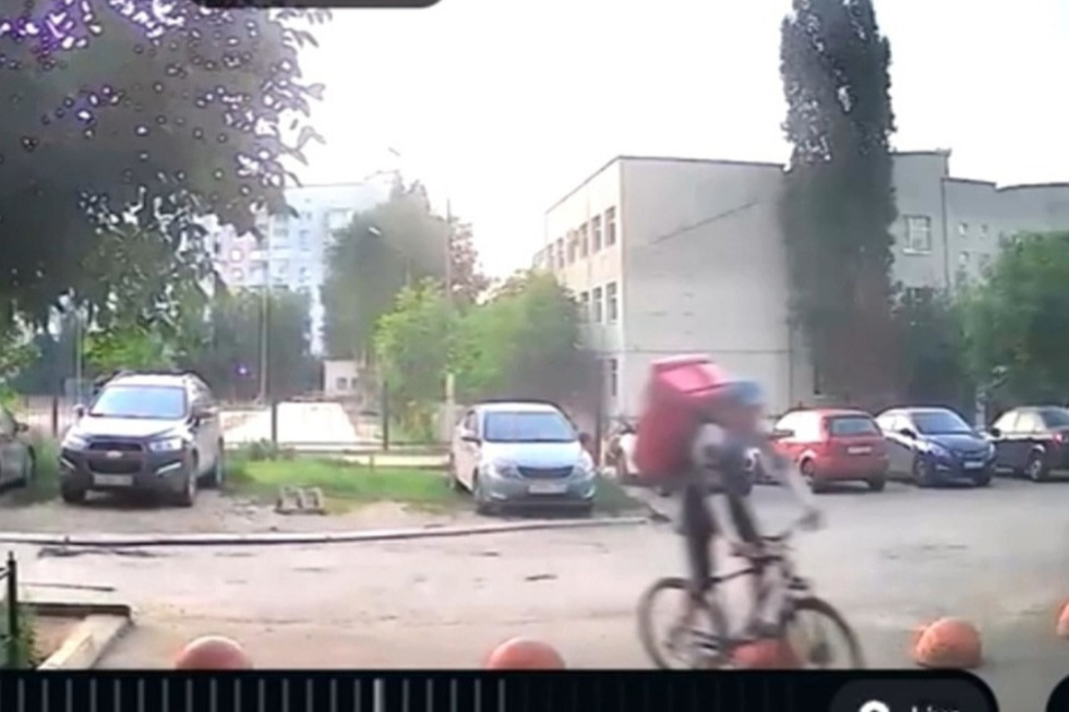 Рецидивист украл велосипед курьера: возбуждено уголовное дело