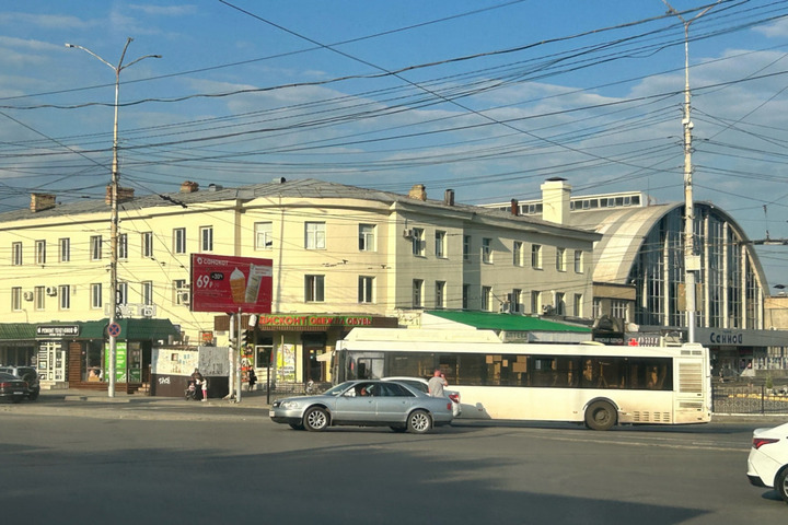Из-за ДТП с автобусом в Саратове встали один трамвайный и два троллейбусных маршрута