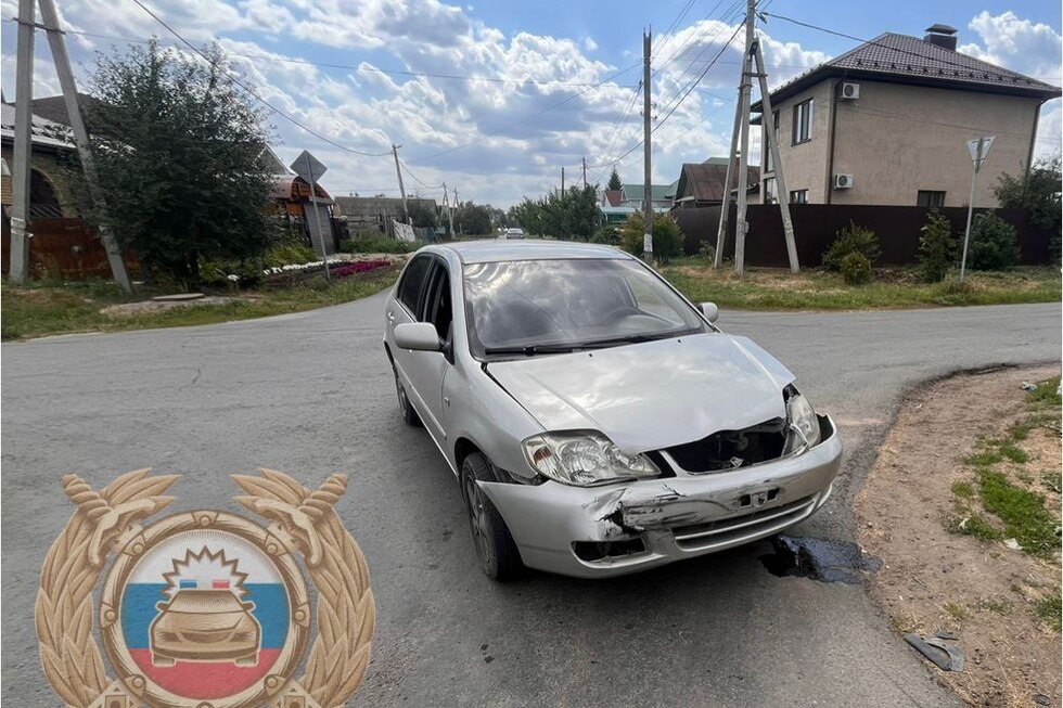 В Балаково девушка-водитель «Калины» попала в больницу после столкновения с автомобилем Toyota