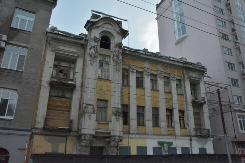 В Саратове многострадальный дом Яхимовича продали за 14 миллионов столичной фирме, созданной несколько месяцев назад