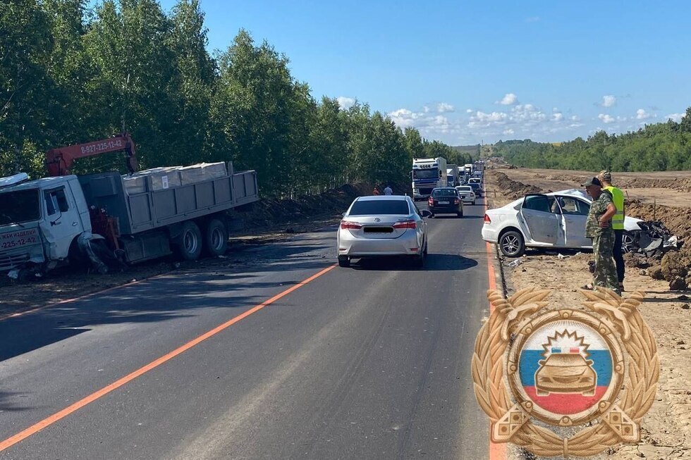 В ДТП с «КамАЗом» погиб водитель иномарки