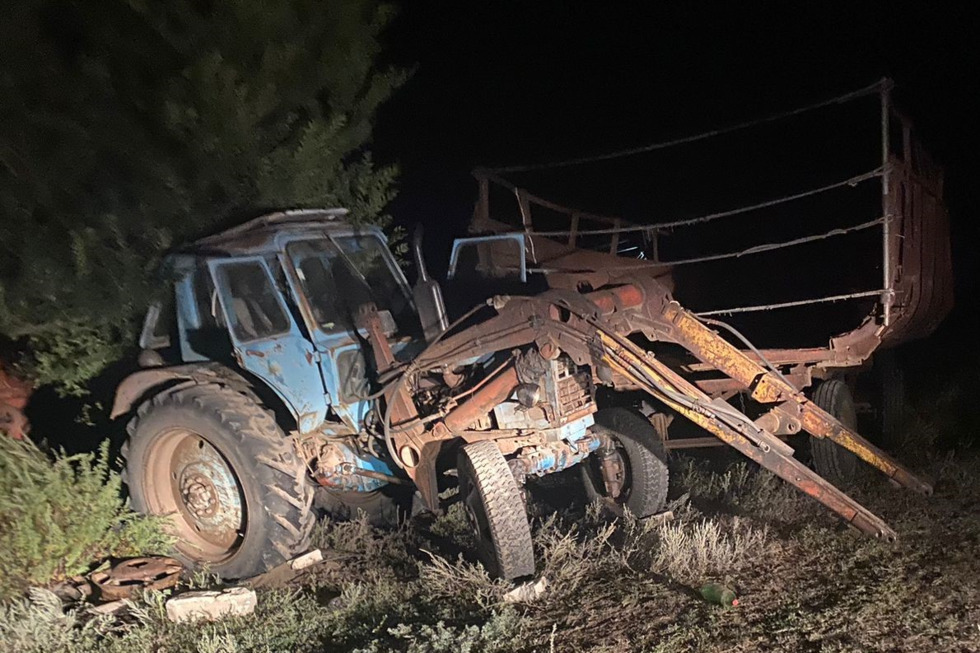 В Энгельсском районе пассажир упал в автобусе, в Краснокутском трактор сбил мужчину