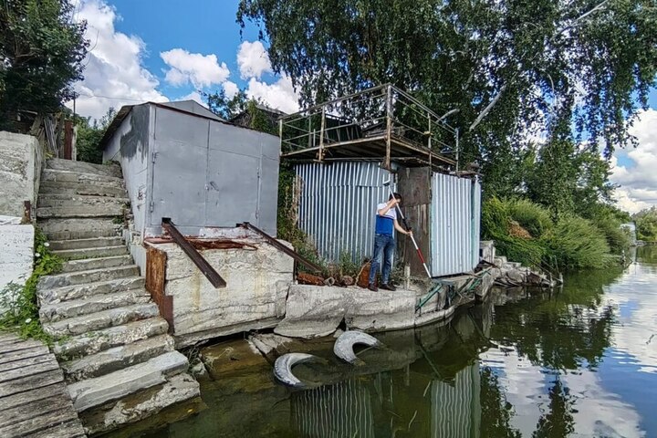 На берегу Волги планируют снести 11 незаконных гаражей и построек