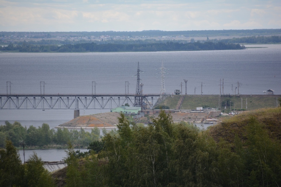 Спасатели пришли на помощь рыбакам, лодка которых начала тонуть