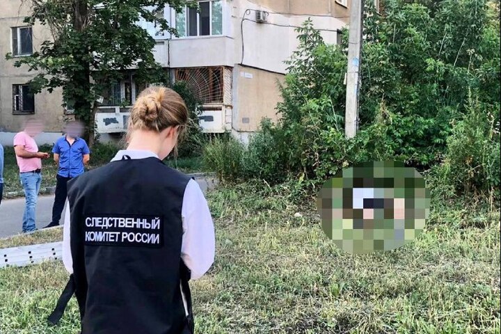 Рабочий получил удар током, упал с 3,5-метровой высоты и умер. Под суд пойдёт его руководитель 