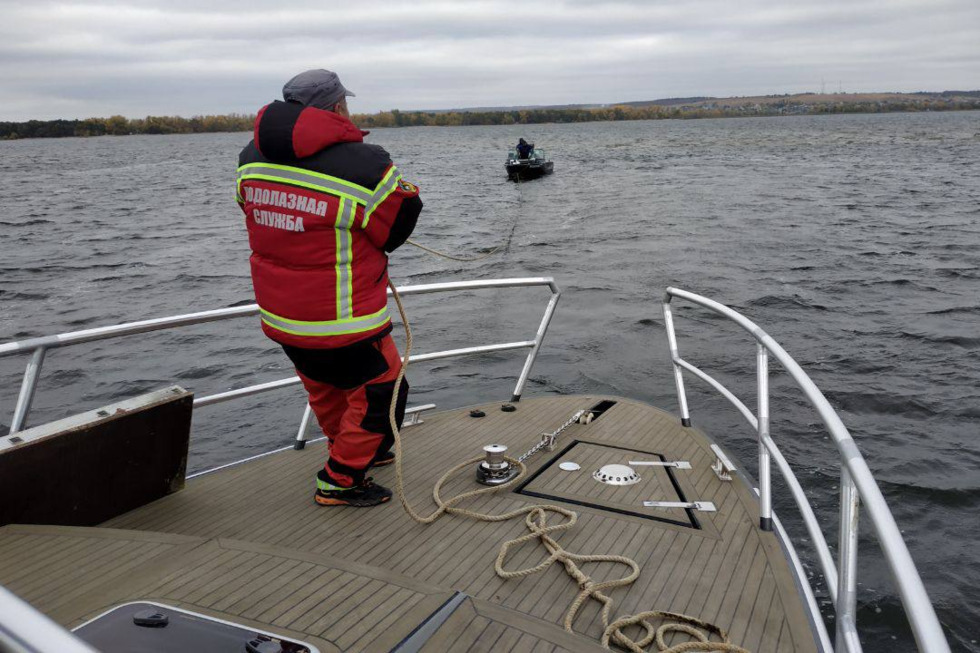 В Воскресенском районе на мель село судно. Находившимся на нём людям потребовалась помощь