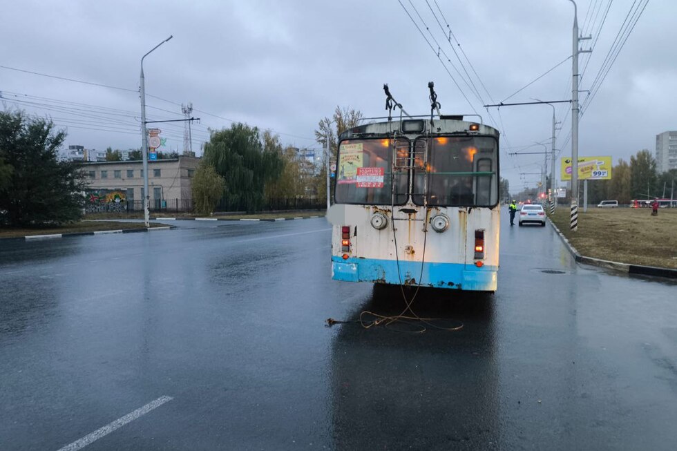 В Балаково женщина попала под троллейбус