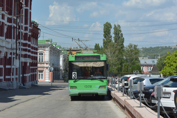 В Саратове перекроют участок улицы и закроют троллейбусный маршрут