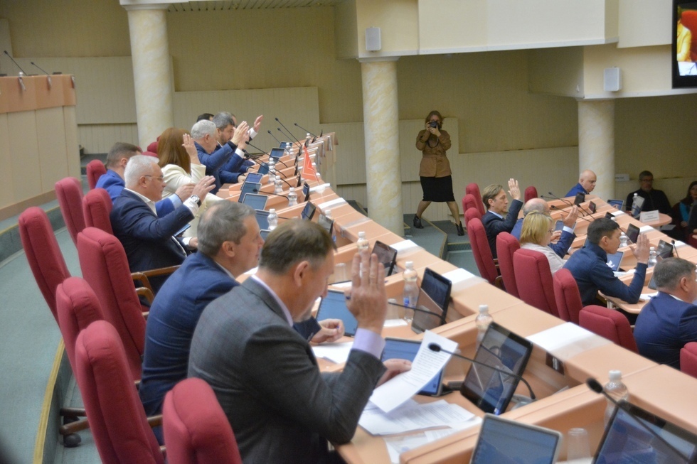 В Саратовской области внедряют штрафы за нарушения на платных парковках: инициирован законопроект