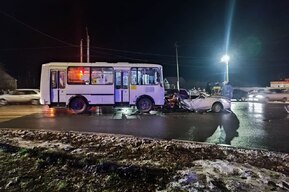 В Балашове столкнулись пять легковушек и автобус: выясняются причины аварии