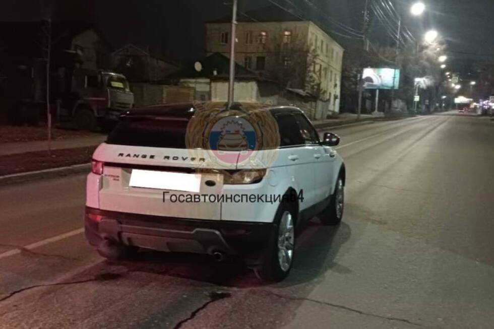 На улице Мясницкая Range Rover сбил женщину