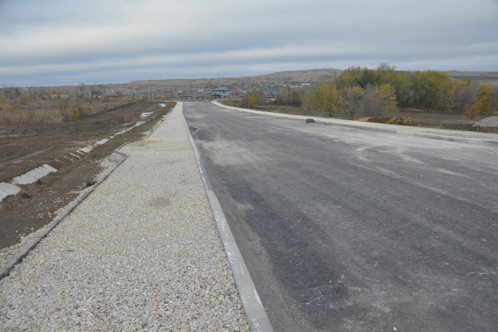 Автобус до поселка в Гагаринском районе собираются запустить по новой дороге, но её пока не достроили