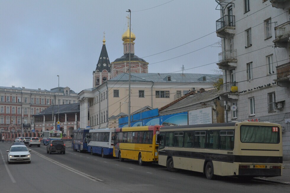 Губернатор решил внести в закон региональные план и стандарт транспортного обслуживания