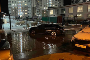 В Энгельсе канализационные воды заливают одну и центральных улиц