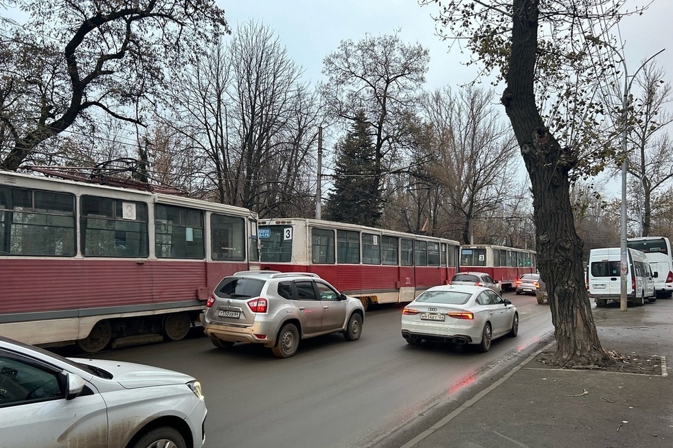 Второе утро подряд в Саратове перестают ходить трамваи