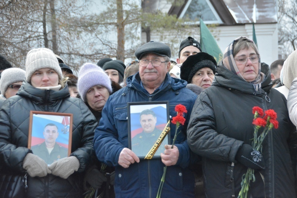 На памятник в Парке Победы занесли имена ещё 138 погибших в СВО