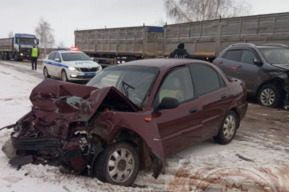 Три человека пострадали в утренней аварии у Маркса