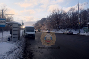 На улице Танкистов маршрутка сбила женщину