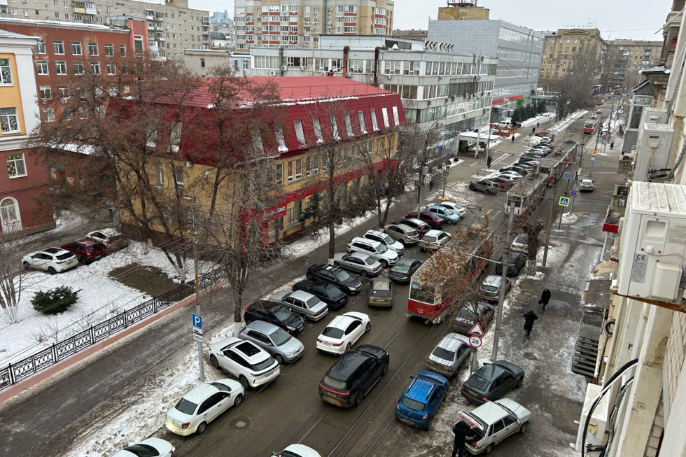 Из-за оставленного в вагоне пакета в областном центре прервалось движение всех трамваев