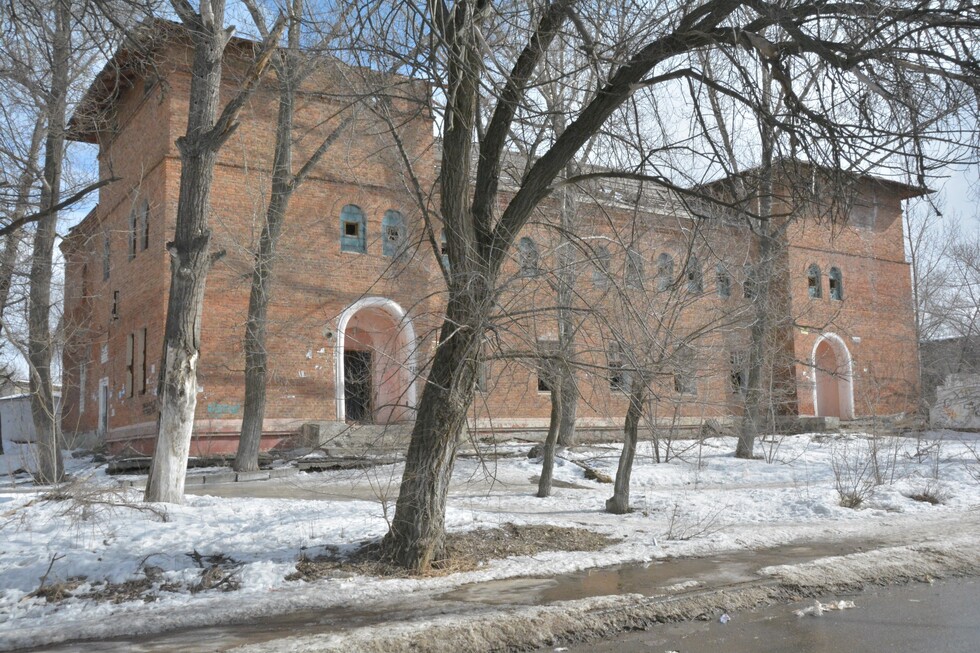 Закрытое и разгромленное здание муниципальной бани в Саратове признали памятником местного значения