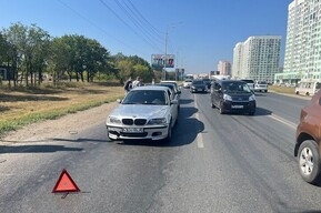 Полицейские разыскивают очевидцев тройной аварии с BMW, в которой серьёзно пострадал мужчина