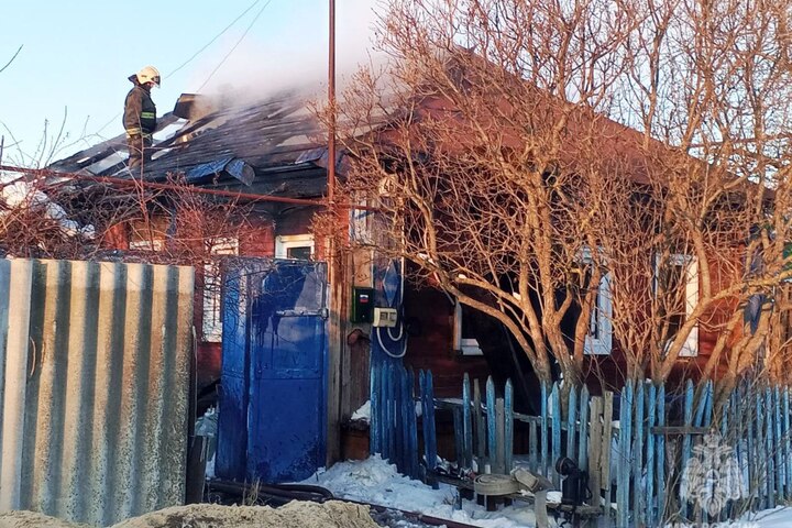 В Аткарске полыхал жилой дом