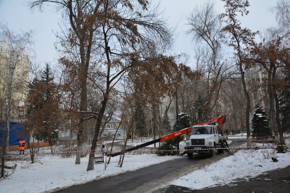 На замену асфальта и деревьев в сквере на Ильинской площади собираются потратить 25 миллионов