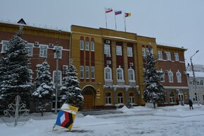 После жалоб жителей частично затопленной многоэтажки, в Энгельсе начались разные проверки