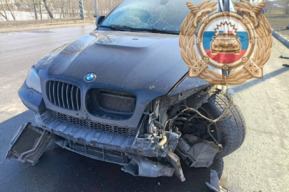 Молодой водитель BMW пострадал в тройной аварии с трактором у Балаковской АЭС