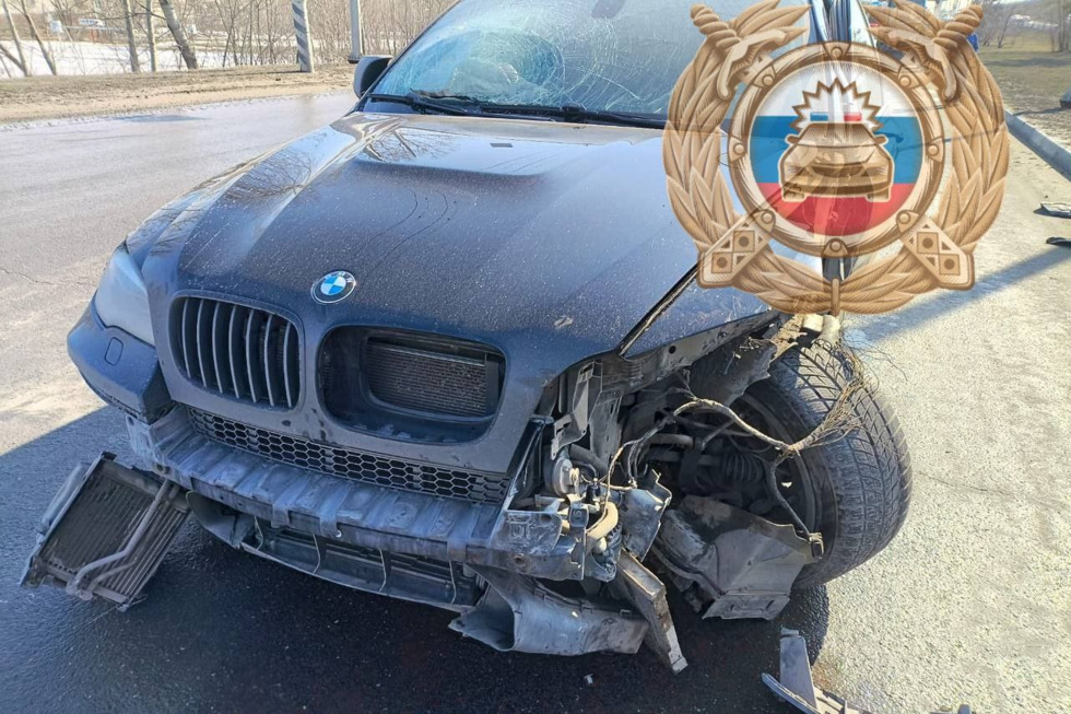 Молодой водитель BMW пострадал в тройной аварии с трактором у Балаковской АЭС