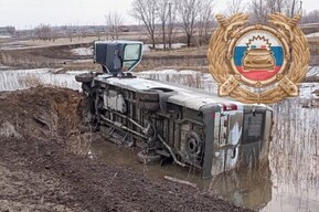 В Саратовской области опрокинулся автобус с детьми, ехавший в Самару: четверо доставлены в больницу