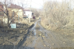 В Волжском районе после прокладки коммуникаций дорога в частном секторе стал непроезжей: жители просят помощи