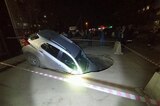 В Энгельсе под землю провалился автомобиль