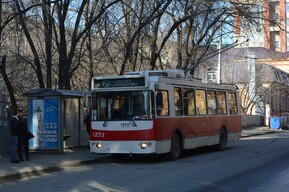 Течь воды на неопределённое время закрыла два троллейбусных маршрута