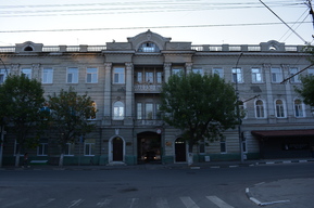 Рядом с бывшей гостиницей «Россия» в центре Саратова намечается снос домов