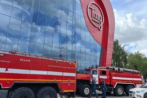 К «Тау Галерее» подъехали пожарные, проходит эвакуация