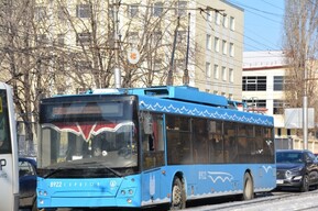 В саратовском транспорте покажут видео с «Бессмертного полка», по маршруту № 5а ходит праздничный троллейбус