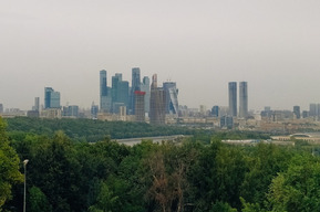 Подсчитано, сколько лет жителям региона нужно копить на «однушку» в Москве (спойлер — очень долго)