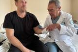 «Кисть удерживалась на кожном лоскуте»: саратовские врачи рассказали о сложнейшей операции