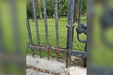 Горожанин обратил внимание на ржавеющую ограду сада «Липки»