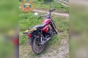 Мужчина опрокинулся на мотоцикле и попал в больницу