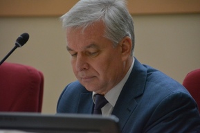 Перед запуском платных парковок в Саратове министр поднял максимальные почасовые тарифы