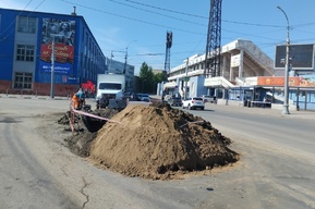 Из-за аварии рядом с вокзалом тысячи жителей остались без воды на весь день, три троллейбусных маршрута закрыты