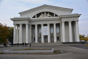 Бывшего главного инженера театра оперы и балета будут судить за получение взятки
