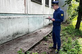В Балаково погиб ребёнок, выпавший из окна