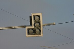 В Энгельсе сгорели светофор и автомобиль